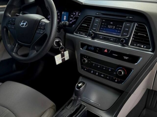 Белый Хендай Соната, объемом двигателя 2.4 л и пробегом 160 тыс. км за 9599 $, фото 17 на Automoto.ua