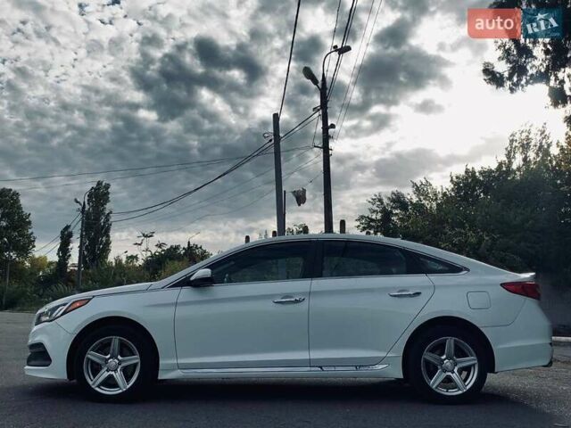 Белый Хендай Соната, объемом двигателя 2 л и пробегом 135 тыс. км за 11799 $, фото 4 на Automoto.ua