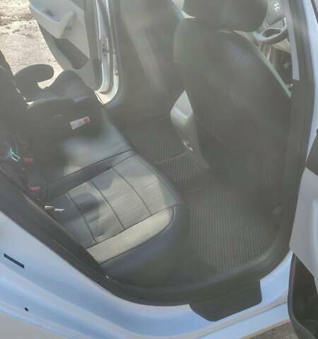 Білий Хендай Соната, об'ємом двигуна 2.36 л та пробігом 220 тис. км за 7900 $, фото 10 на Automoto.ua