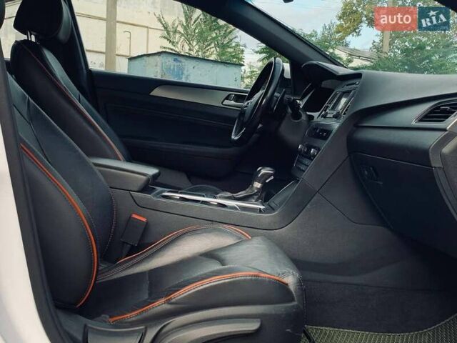 Белый Хендай Соната, объемом двигателя 2 л и пробегом 135 тыс. км за 11799 $, фото 23 на Automoto.ua