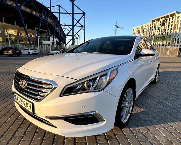 Білий Хендай Соната, об'ємом двигуна 2.36 л та пробігом 144 тис. км за 10900 $, фото 1 на Automoto.ua