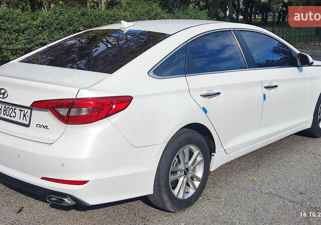 Білий Хендай Соната, об'ємом двигуна 2 л та пробігом 188 тис. км за 13300 $, фото 10 на Automoto.ua