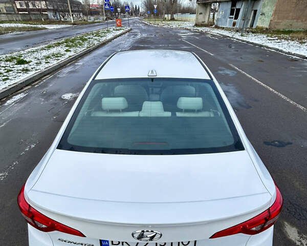 Белый Хендай Соната, объемом двигателя 2.4 л и пробегом 119 тыс. км за 10500 $, фото 8 на Automoto.ua