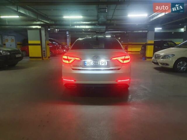 Белый Хендай Соната, объемом двигателя 2.36 л и пробегом 235 тыс. км за 11000 $, фото 27 на Automoto.ua