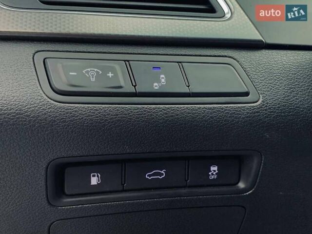 Белый Хендай Соната, объемом двигателя 2 л и пробегом 135 тыс. км за 11799 $, фото 19 на Automoto.ua