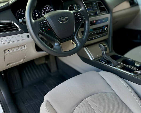 Хендай Соната 2014 у Дніпро (Дніпропетровську) на Automoto.ua Білий Хендай Соната, об'ємом двигуна 2.36 л та пробігом 160 тис. км за 9599 $, фото 8 на Automoto.ua