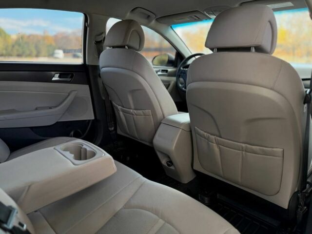 Белый Хендай Соната, объемом двигателя 2.4 л и пробегом 160 тыс. км за 9599 $, фото 13 на Automoto.ua