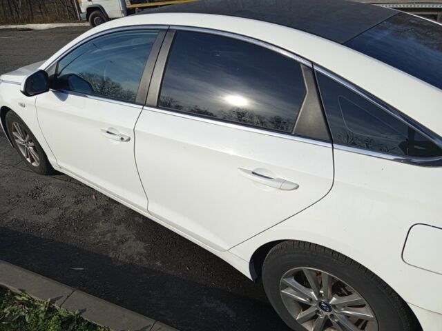 Білий Хендай Соната, об'ємом двигуна 0 л та пробігом 330 тис. км за 10000 $, фото 1 на Automoto.ua