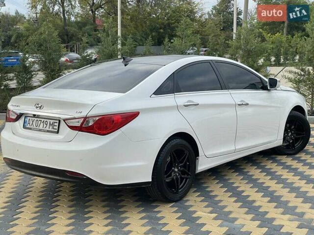 Білий Хендай Соната, об'ємом двигуна 2 л та пробігом 230 тис. км за 7500 $, фото 30 на Automoto.ua