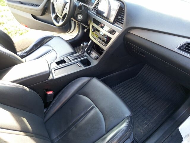 Білий Хендай Соната, об'ємом двигуна 0 л та пробігом 330 тис. км за 10000 $, фото 17 на Automoto.ua