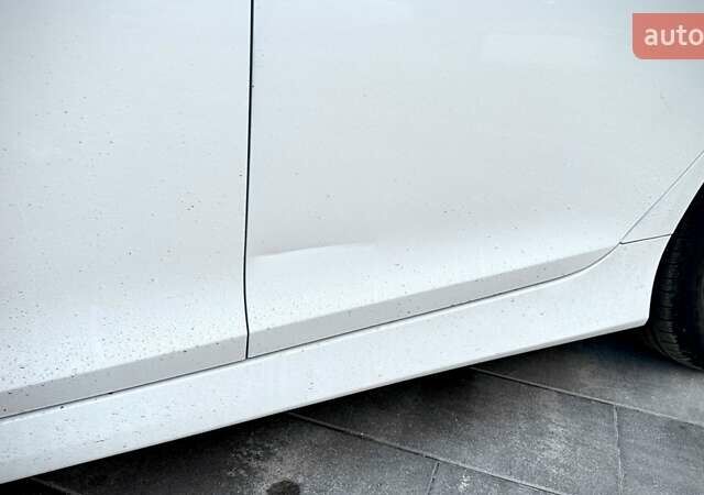 Білий Хендай Соната, об'ємом двигуна 2.4 л та пробігом 211 тис. км за 8500 $, фото 7 на Automoto.ua