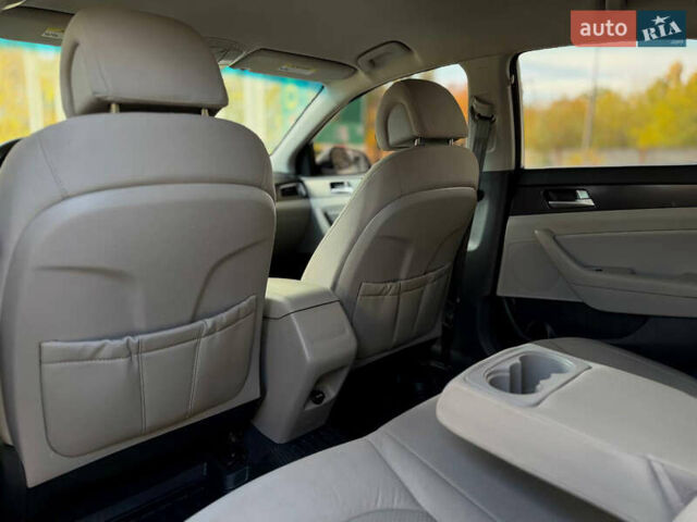 Хендай Соната 2014 у Дніпро (Дніпропетровську) на Automoto.ua Білий Хендай Соната, об'ємом двигуна 2.36 л та пробігом 160 тис. км за 9599 $, фото 12 на Automoto.ua