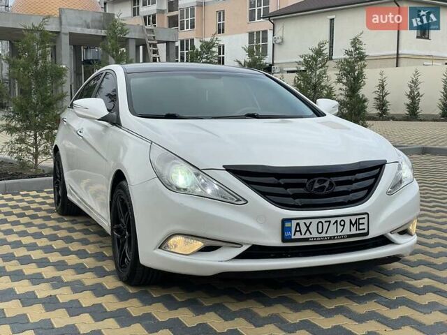 Білий Хендай Соната, об'ємом двигуна 2 л та пробігом 230 тис. км за 7500 $, фото 9 на Automoto.ua