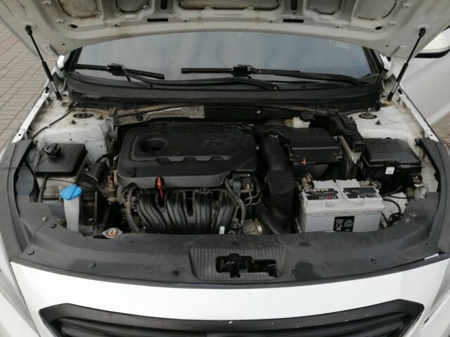 Білий Хендай Соната, об'ємом двигуна 2.4 л та пробігом 117 тис. км за 7500 $, фото 7 на Automoto.ua