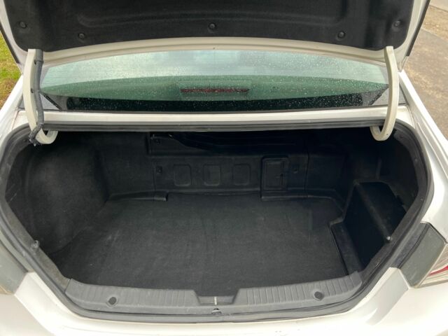 Белый Хендай Соната, объемом двигателя 2.4 л и пробегом 195 тыс. км за 8500 $, фото 10 на Automoto.ua