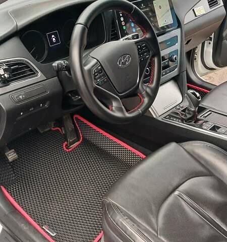 Хендай Соната 2014 в Запорожье на Automoto.ua Белый Хендай Соната, объемом двигателя 2 л и пробегом 138 тыс. км за 16007 $, фото 15 на Automoto.ua