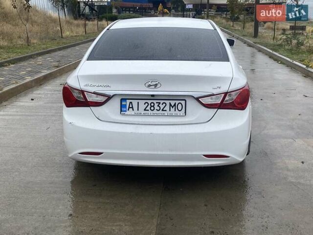 Белый Хендай Соната, объемом двигателя 2 л и пробегом 228 тыс. км за 7600 $, фото 13 на Automoto.ua