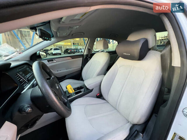 Білий Хендай Соната, об'ємом двигуна 2.36 л та пробігом 144 тис. км за 10900 $, фото 27 на Automoto.ua