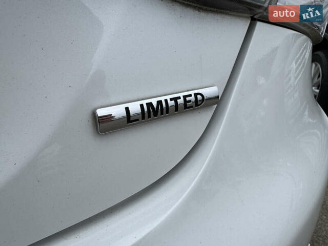 Білий Хендай Соната, об'ємом двигуна 2.36 л та пробігом 212 тис. км за 9990 $, фото 37 на Automoto.ua