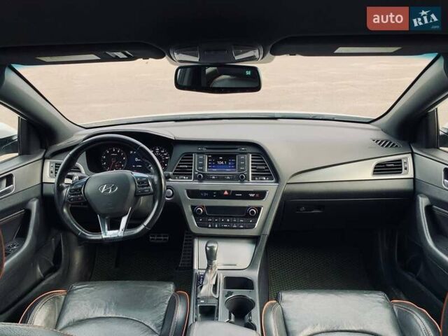 Белый Хендай Соната, объемом двигателя 2 л и пробегом 135 тыс. км за 11799 $, фото 26 на Automoto.ua