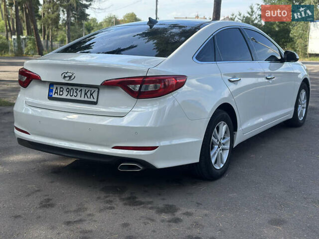 Белый Хендай Соната, объемом двигателя 2 л и пробегом 199 тыс. км за 11999 $, фото 9 на Automoto.ua