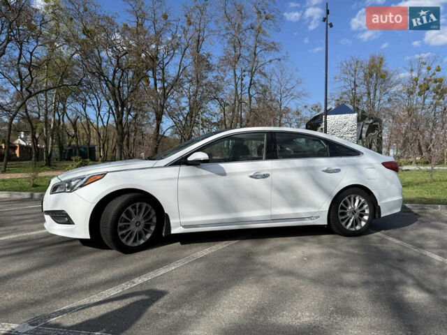 Білий Хендай Соната, об'ємом двигуна 2.36 л та пробігом 132 тис. км за 12000 $, фото 2 на Automoto.ua