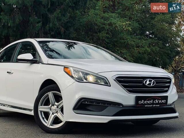 Белый Хендай Соната, объемом двигателя 2 л и пробегом 135 тыс. км за 11799 $, фото 14 на Automoto.ua