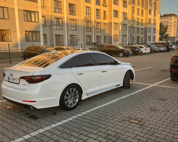 Белый Хендай Соната, объемом двигателя 2.36 л и пробегом 132 тыс. км за 10600 $, фото 11 на Automoto.ua