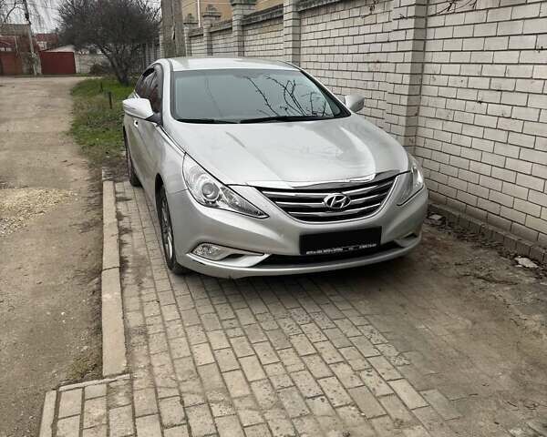 Білий Хендай Соната, об'ємом двигуна 2 л та пробігом 260 тис. км за 5000 $, фото 3 на Automoto.ua