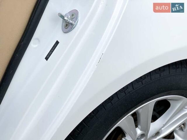 Білий Хендай Соната, об'ємом двигуна 2.4 л та пробігом 211 тис. км за 8500 $, фото 25 на Automoto.ua