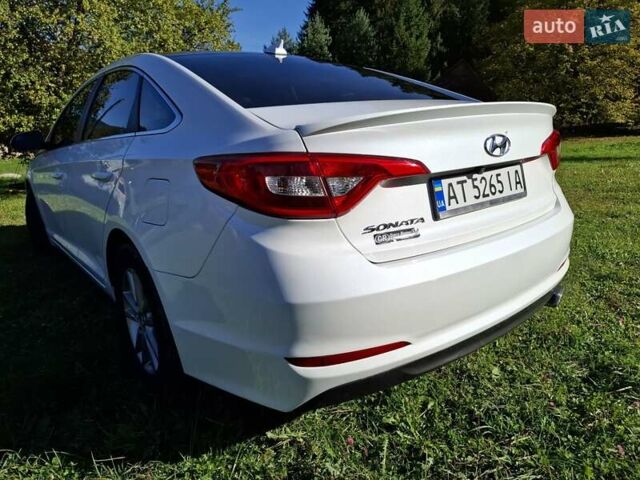 Белый Хендай Соната, объемом двигателя 2.36 л и пробегом 198 тыс. км за 8000 $, фото 8 на Automoto.ua
