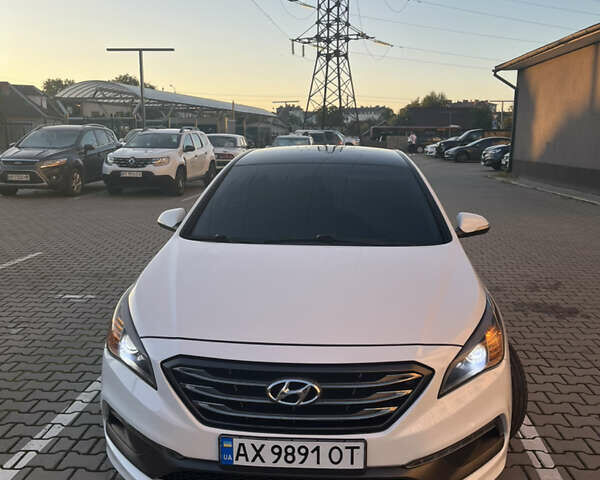 Белый Хендай Соната, объемом двигателя 2.36 л и пробегом 132 тыс. км за 10600 $, фото 4 на Automoto.ua