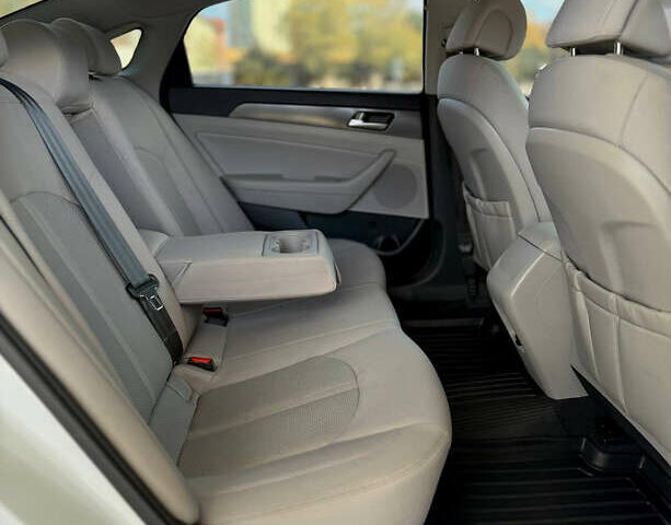 Хендай Соната 2014 у Дніпро (Дніпропетровську) на Automoto.ua Білий Хендай Соната, об'ємом двигуна 2.36 л та пробігом 160 тис. км за 9599 $, фото 17 на Automoto.ua