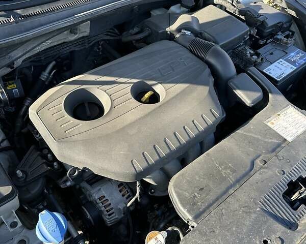 Белый Хендай Соната, объемом двигателя 2 л и пробегом 406 тыс. км за 8000 $, фото 10 на Automoto.ua