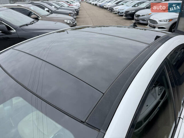 Білий Хендай Соната, об'ємом двигуна 2.36 л та пробігом 212 тис. км за 9990 $, фото 12 на Automoto.ua