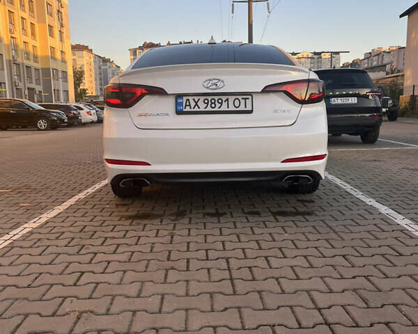 Белый Хендай Соната, объемом двигателя 2.36 л и пробегом 132 тыс. км за 10600 $, фото 13 на Automoto.ua