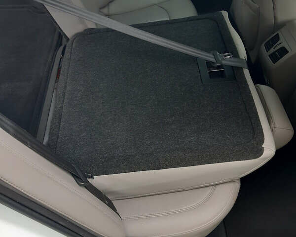 Білий Хендай Соната, об'ємом двигуна 2.36 л та пробігом 198 тис. км за 12000 $, фото 15 на Automoto.ua