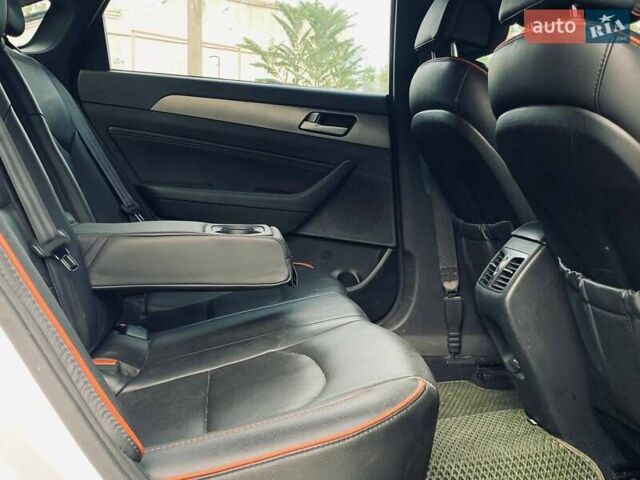 Белый Хендай Соната, объемом двигателя 2 л и пробегом 135 тыс. км за 11799 $, фото 22 на Automoto.ua