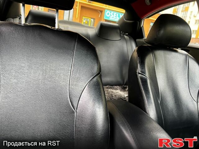 Белый Хендай Соната, объемом двигателя 2 л и пробегом 188 тыс. км за 7300 $, фото 12 на Automoto.ua