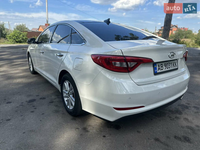 Белый Хендай Соната, объемом двигателя 2 л и пробегом 199 тыс. км за 11999 $, фото 8 на Automoto.ua