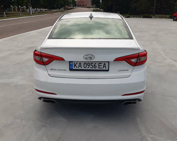 Білий Хендай Соната, об'ємом двигуна 2.36 л та пробігом 198 тис. км за 12000 $, фото 3 на Automoto.ua
