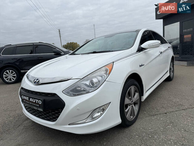Білий Хендай Соната, об'ємом двигуна 2.36 л та пробігом 212 тис. км за 9990 $, фото 1 на Automoto.ua