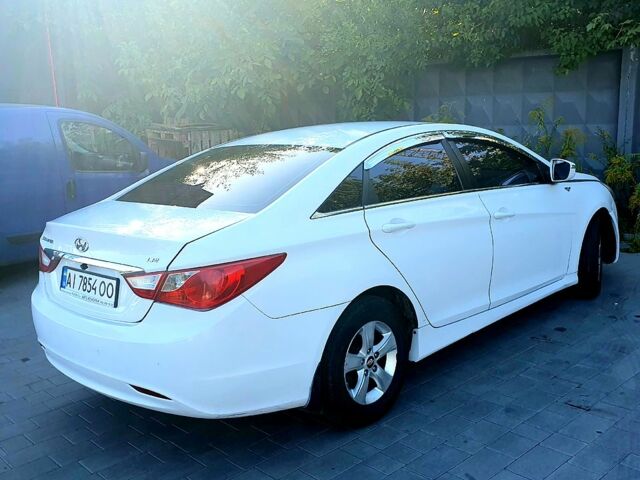 Білий Хендай Соната, об'ємом двигуна 2 л та пробігом 0 тис. км за 6400 $, фото 2 на Automoto.ua