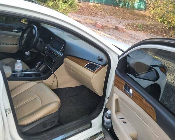 Хендай Соната 2014 в Одессе на Automoto.ua Белый Хендай Соната, объемом двигателя 2.4 л и пробегом 199 тыс. км за 10999 $, фото 9 на Automoto.ua