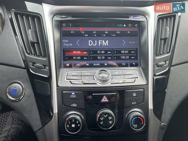 Білий Хендай Соната, об'ємом двигуна 2 л та пробігом 230 тис. км за 7500 $, фото 22 на Automoto.ua