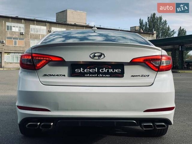 Белый Хендай Соната, объемом двигателя 2 л и пробегом 135 тыс. км за 11799 $, фото 8 на Automoto.ua