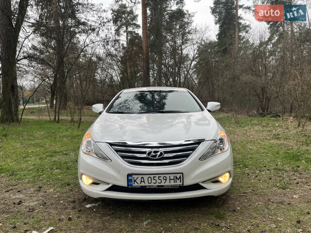 Белый Хендай Соната, объемом двигателя 2 л и пробегом 603 тыс. км за 7800 $, фото 16 на Automoto.ua