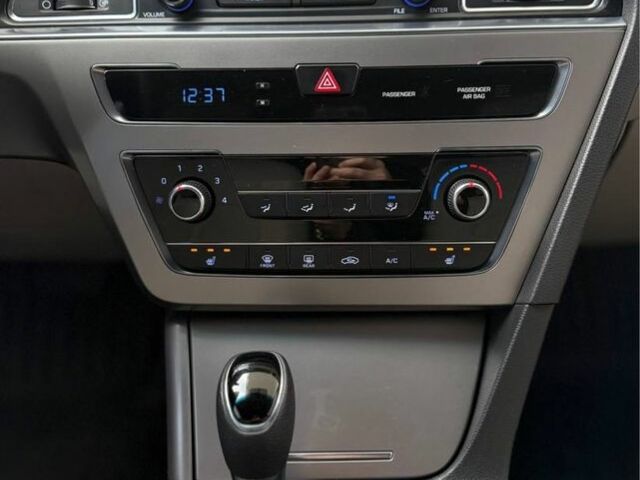 Белый Хендай Соната, объемом двигателя 2.4 л и пробегом 160 тыс. км за 9599 $, фото 19 на Automoto.ua