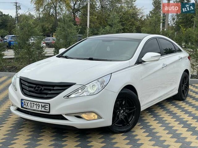 Білий Хендай Соната, об'ємом двигуна 2 л та пробігом 230 тис. км за 7500 $, фото 3 на Automoto.ua