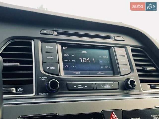 Белый Хендай Соната, объемом двигателя 2 л и пробегом 135 тыс. км за 11799 $, фото 33 на Automoto.ua